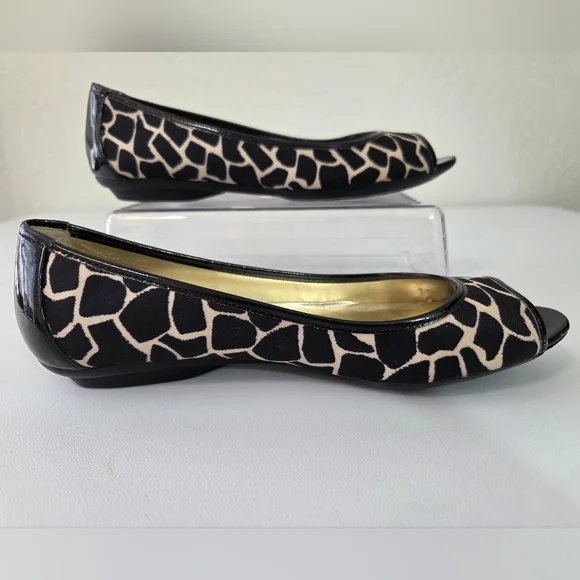 Bandalino Giraffe Print Peep-Toe Flats - Picture 6 of 11